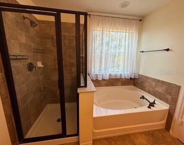11844 Chateaubriand Avenue - Photo Thumbnail 24
