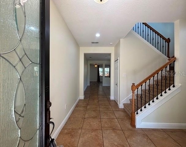 11844 Chateaubriand Avenue - Photo Thumbnail 2
