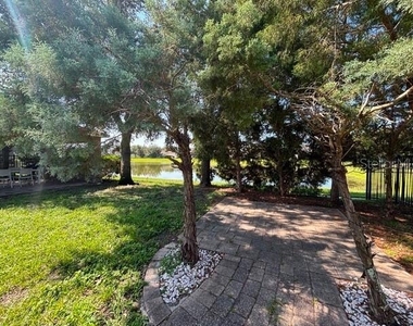 11844 Chateaubriand Avenue - Photo Thumbnail 39