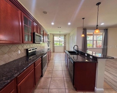 11844 Chateaubriand Avenue - Photo Thumbnail 11