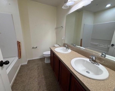 11844 Chateaubriand Avenue - Photo Thumbnail 33