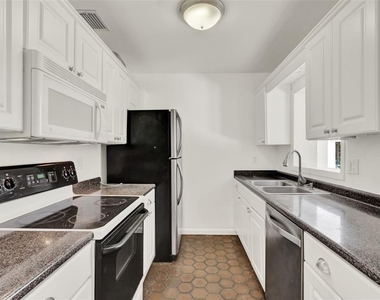3345 Lila Drive - Photo Thumbnail 4