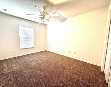 3845 Silverbell Loop - Photo Thumbnail 13