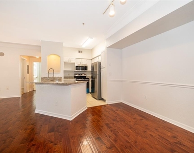 6663 Queens Borough Avenue - Photo Thumbnail 5