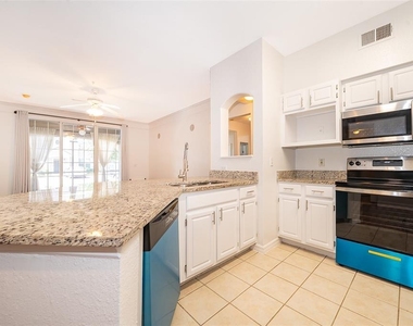 6663 Queens Borough Avenue - Photo Thumbnail 9