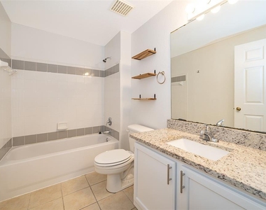 6663 Queens Borough Avenue - Photo Thumbnail 11