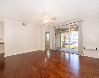 6663 Queens Borough Avenue - Photo Thumbnail 3