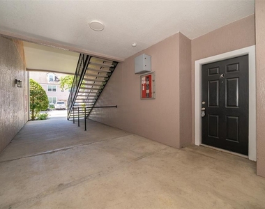 6663 Queens Borough Avenue - Photo Thumbnail 2