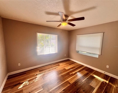 1110 Poinsettia Avenue - Photo Thumbnail 10
