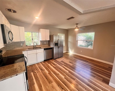 1110 Poinsettia Avenue - Photo Thumbnail 5