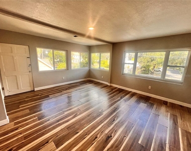 1110 Poinsettia Avenue - Photo Thumbnail 1