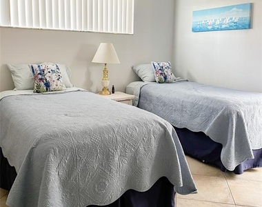 690 Bird Bay Circle - Photo Thumbnail 22