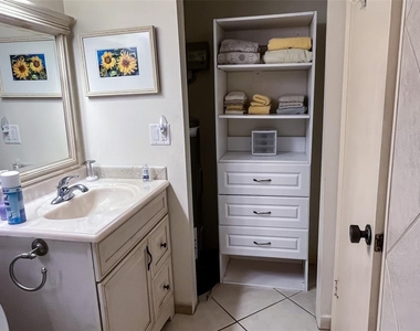 690 Bird Bay Circle - Photo Thumbnail 15