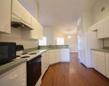 3002 Chasewood Drive - Photo Thumbnail 6