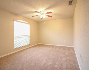 3002 Chasewood Drive - Photo Thumbnail 16