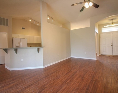 3002 Chasewood Drive - Photo Thumbnail 2