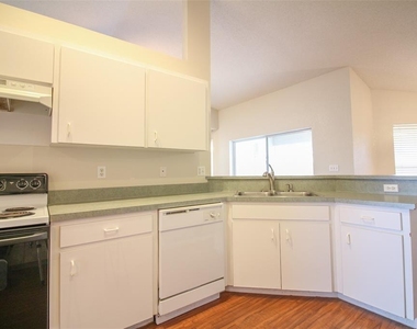 3002 Chasewood Drive - Photo Thumbnail 7