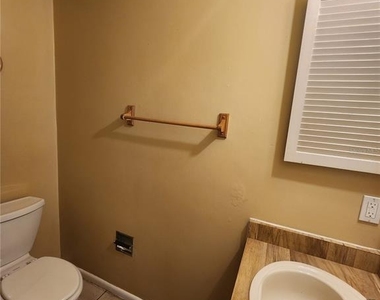 702 Sw 70 Terrace - Photo Thumbnail 14