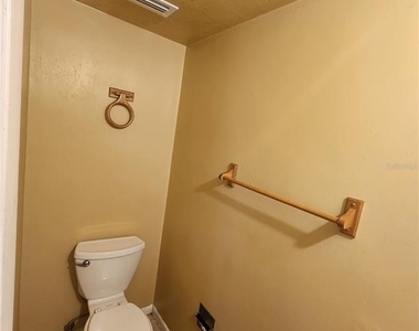 702 Sw 70 Terrace - Photo Thumbnail 15