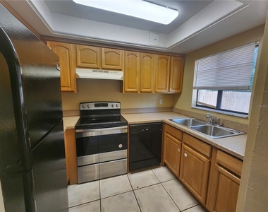 702 Sw 70 Terrace - Photo Thumbnail 2