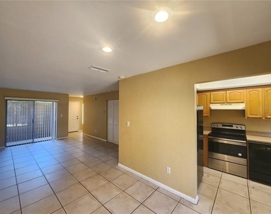 702 Sw 70 Terrace - Photo Thumbnail 12