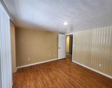 702 Sw 70 Terrace - Photo Thumbnail 29