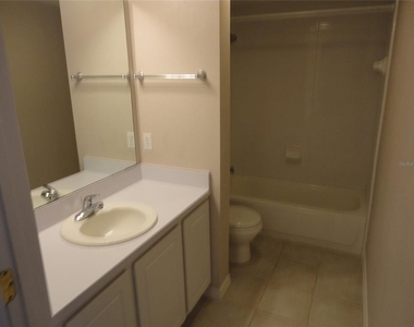 4820 Sw 91st Terrace - Photo Thumbnail 10