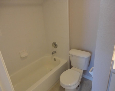 4820 Sw 91st Terrace - Photo Thumbnail 7