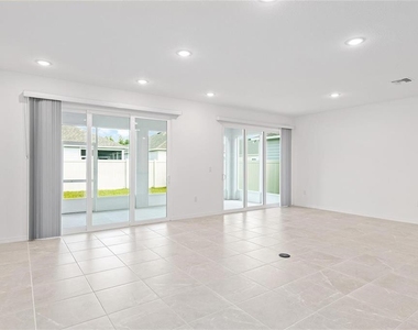 2275 Nw 248th Way - Photo Thumbnail 9