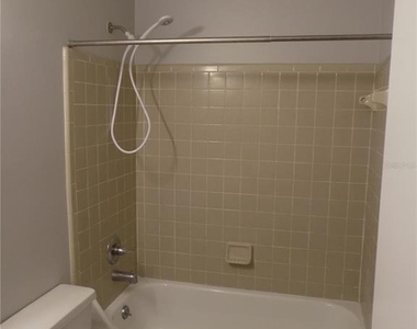 2735 Sw 35th Place - Photo Thumbnail 20