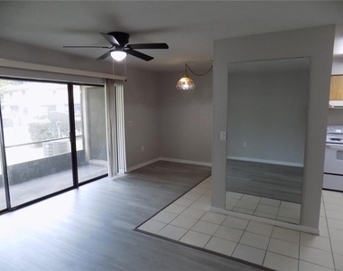 2735 Sw 35th Place - Photo Thumbnail 7