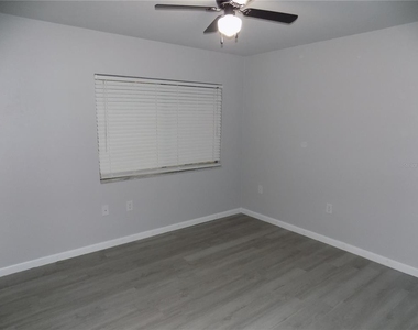 2735 Sw 35th Place - Photo Thumbnail 17