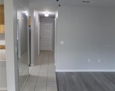 2735 Sw 35th Place - Photo Thumbnail 11