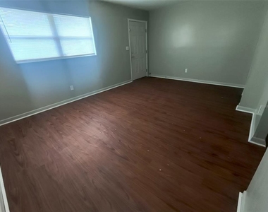 401 Hibiscus Avenue - Photo Thumbnail 1