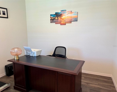 2615 Kinsale Lane - Photo Thumbnail 8