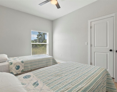 9155 Agate Street - Photo Thumbnail 6