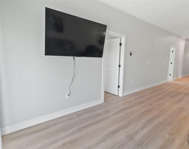 9155 Agate Street - Photo Thumbnail 16