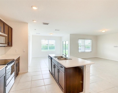 4203 Manatee Lane - Photo Thumbnail 20