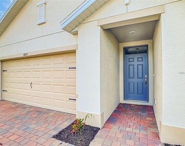 4203 Manatee Lane - Photo Thumbnail 3