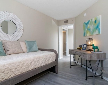 1015 Ohana Way - Photo Thumbnail 5