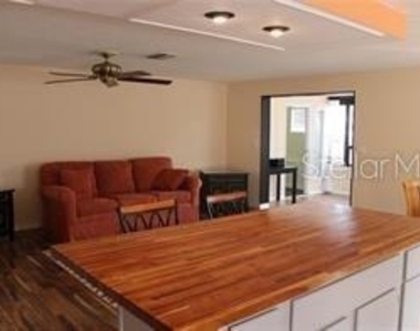 3601 62nd Street W - Photo Thumbnail 4