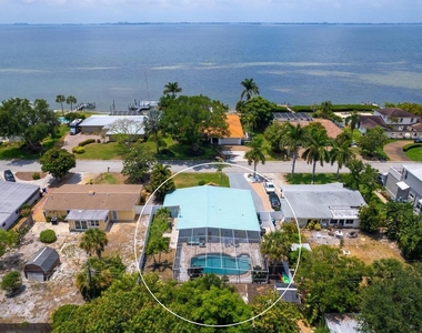 3115 Bay Drive - Photo Thumbnail 1