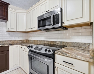 3115 Bay Drive - Photo Thumbnail 7