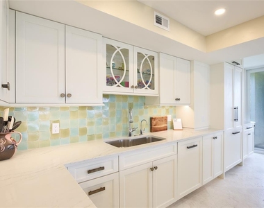 775 Longboat Club Road - Photo Thumbnail 10