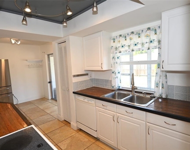 6524 Mauna Loa Boulevard - Photo Thumbnail 4