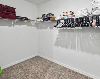 137 Whiteland Bend - Photo Thumbnail 9