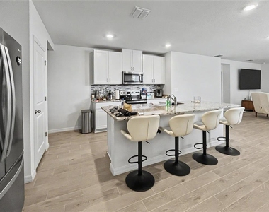137 Whiteland Bend - Photo Thumbnail 2