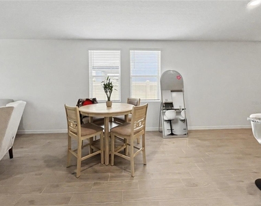 137 Whiteland Bend - Photo Thumbnail 4