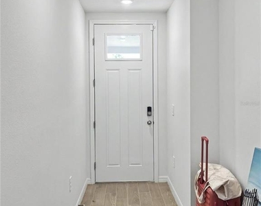 137 Whiteland Bend - Photo Thumbnail 1