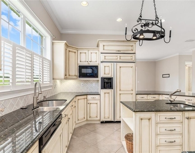 4561 Murcia Boulevard - Photo Thumbnail 9